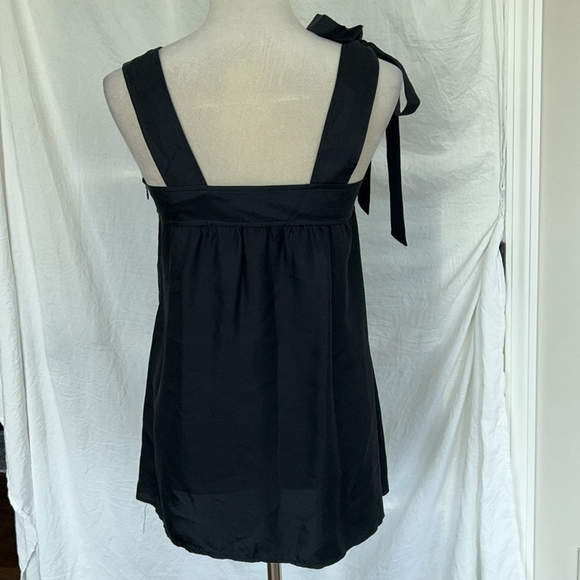 Banana Republic: 100% Black, Silk Top: Size 4 - Picture 3 of 7